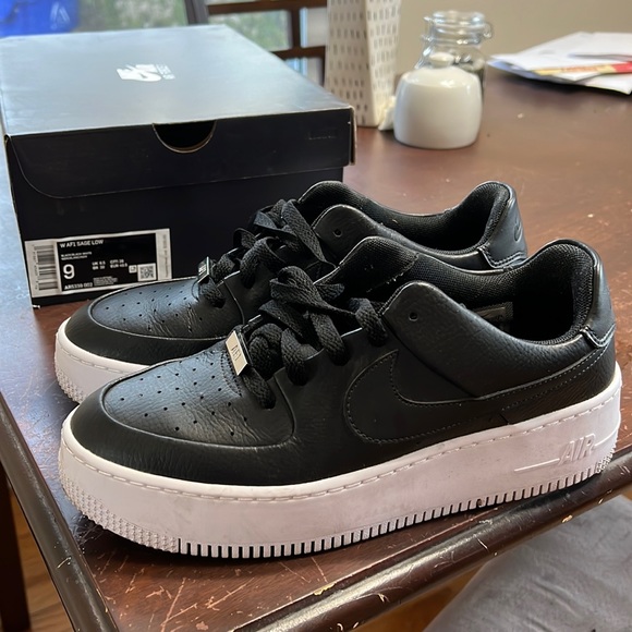 Nike Air Force 1 Sage Low women’s size 9 black & white - Picture 1 of 5